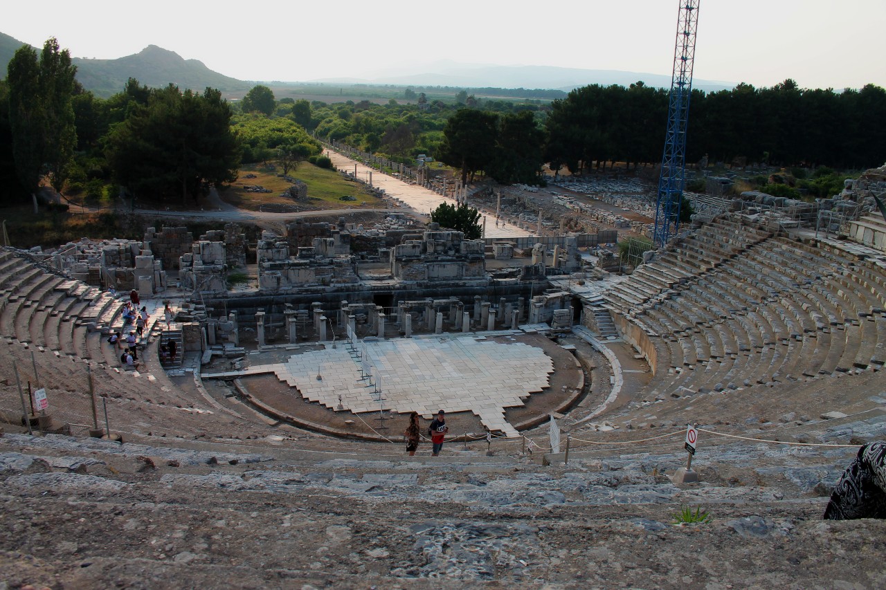 The Grande Theatre- Image being there- Image the people around in that time in Ephesus-elderschat.com